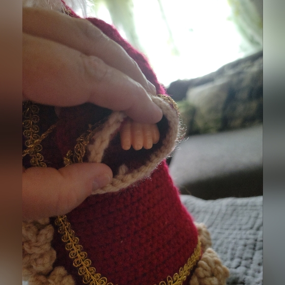 Santa Claus, knitted clothes,,no hat, beautiful detail in clothes. - Picture 3 of 7